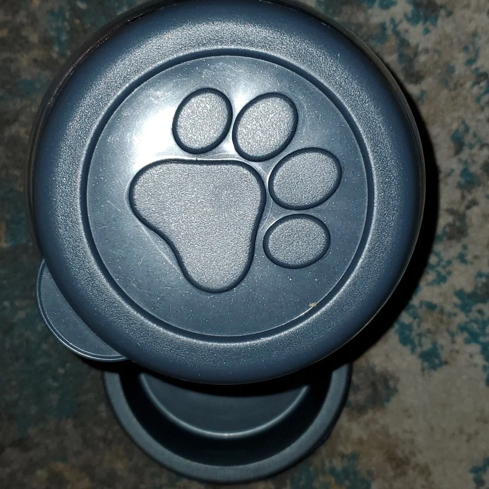 New Petsmart Replenish 2 lb. Gravity Feeder Dog/Cat